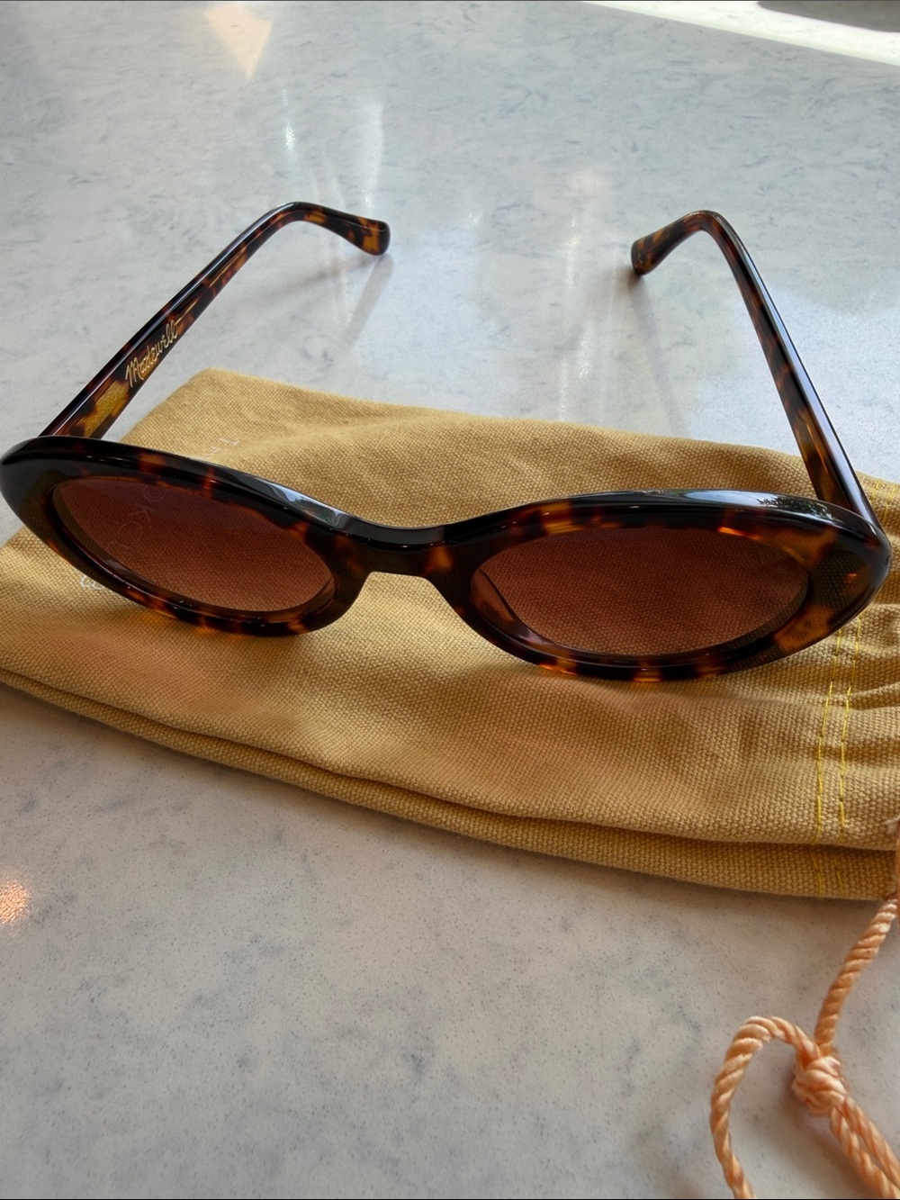 Madewell Russell Oval Sunglasses - Picture 5 of 10